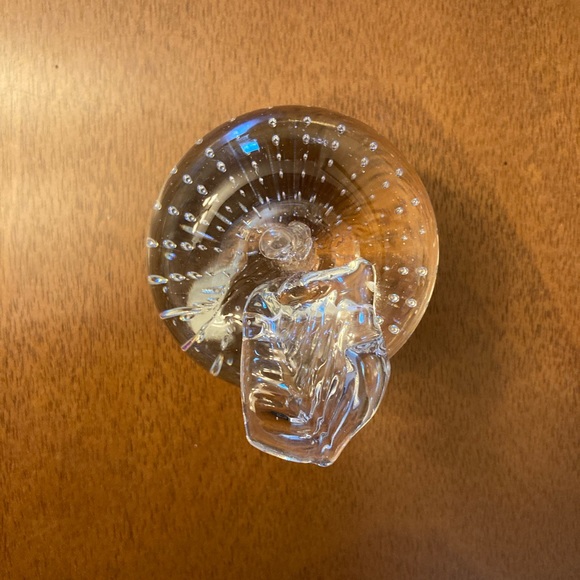 Apple Paperweight Controlled Bubble Art Glass with Leaf and Stem, Murano Style - Picture 5 of 5